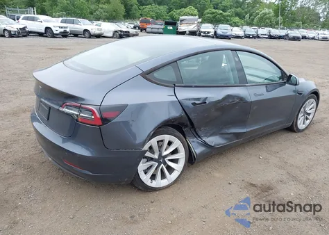 2022 Tesla Model 3 Rear-Wheel Drive z USA, uszkodzony, nr VIN 5YJ3E1EA1NF329580